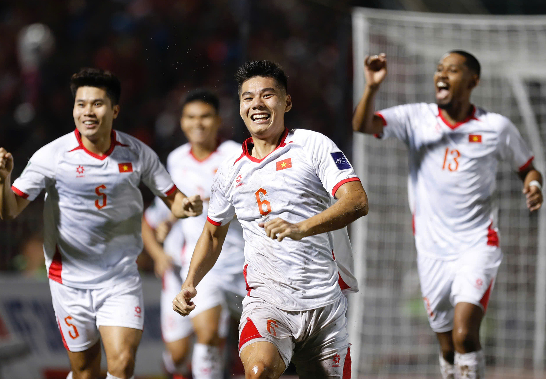 Tuyển Việt Nam đánh bại Nepal trong cả hai lượt trận - Ảnh: Hữu Hà Tuyển Việt Nam đánh bại Nepal trong cả hai lượt trận - Ảnh: Hữu Hà