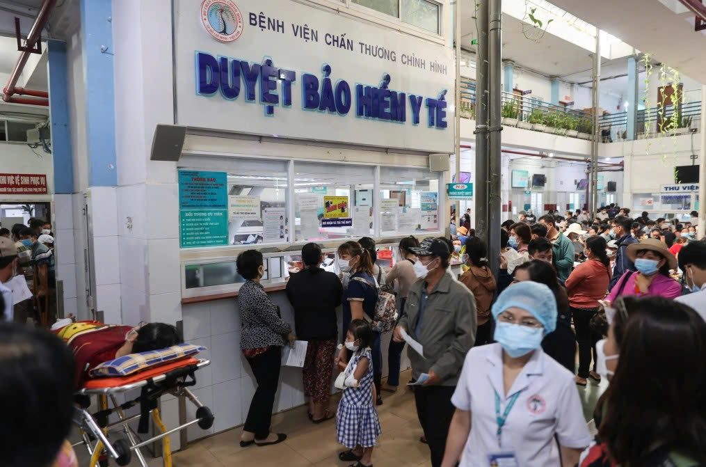 TP. HCM đề xuất hỗ trợ 100% bảo hiểm y tế cho học sinh, sinh viên, người cao tuổi