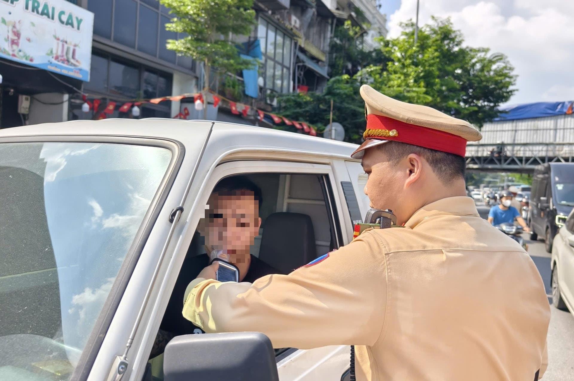 Hà Nội: 134 trường hợp vi phạm nồng độ cồn trong ngày đầu triển khai chuyên đề