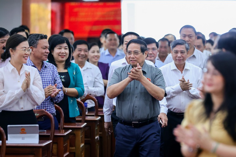 Thủ tướng Chính phủ Phạm Minh Chính tiếp xúc với cử tri thành phố Cần Thơ - Ảnh: VGP/Nhật Bắc Thủ tướng Chính phủ Phạm Minh Chính tiếp xúc với cử tri thành phố Cần Thơ - Ảnh: VGP/Nhật Bắc