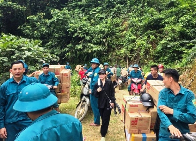 Nghệ An: Hơn 1.000 người dân vùng cao vẫn bị cô lập sau lũ lớn, chính quyền nỗ lực tiếp tế lương thực