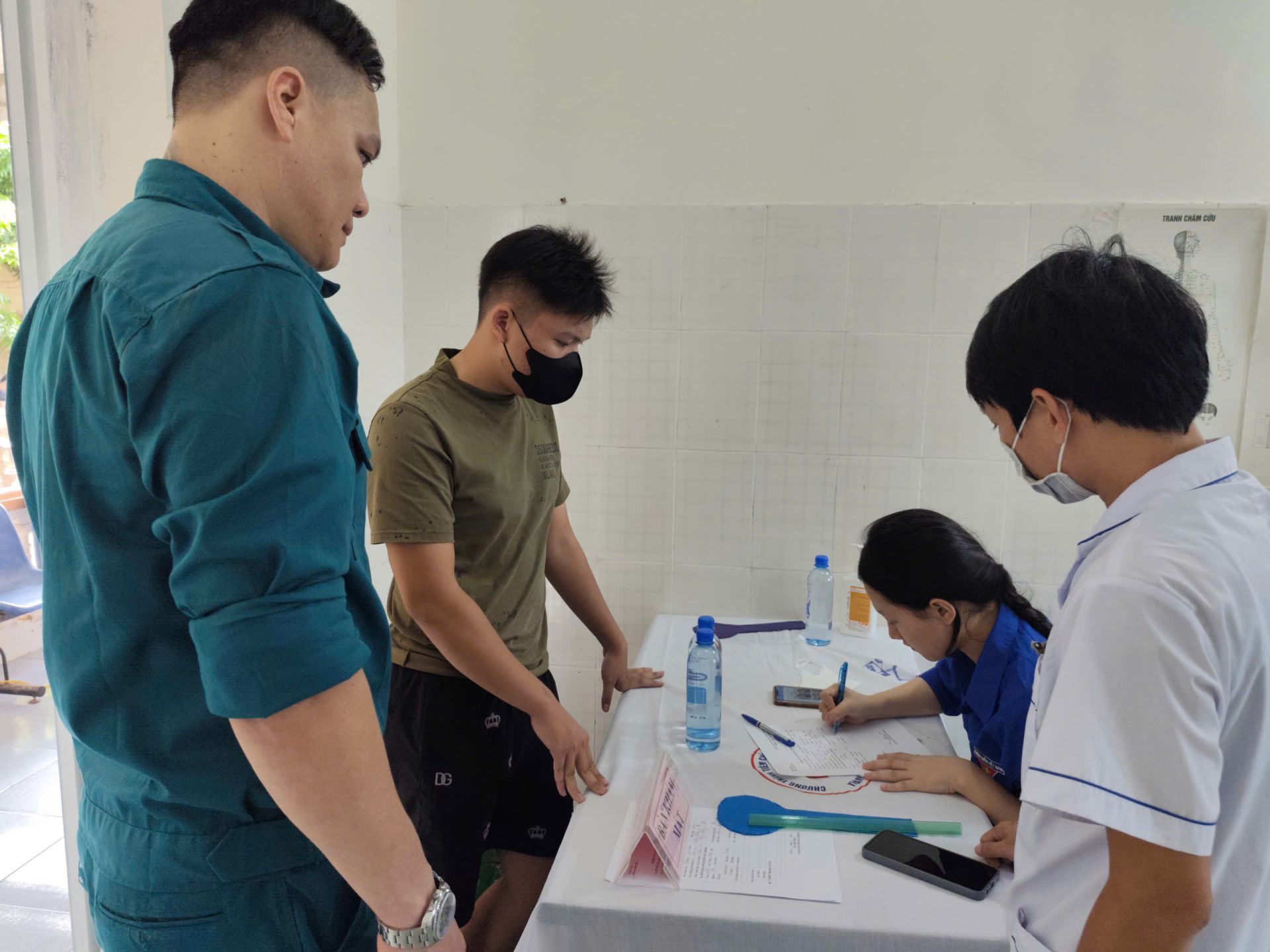 Xã Hùng Thắng tổ chức khám tuyển nghĩa vụ quân sự và nghĩa vụ tham gia Công an nhân dân năm 2026