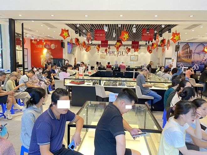 Mua bạc trả trước, nhận hàng sau: Cuộc chơi mạo hiểm với pháp lý và nguy cơ mất trắng