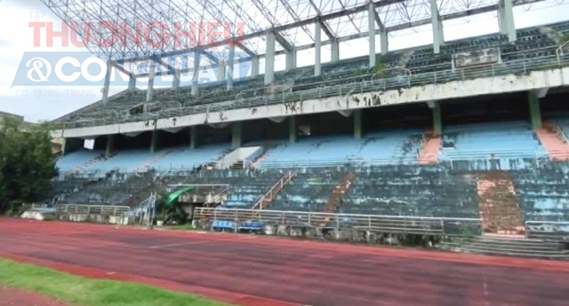 Năm 2010, chính quyền TP. Đà Nẵng giao sân vận động này cho Tập đoàn Thiên Thanh làm dự án khu phức hợp, thương mại với giá 1.400 tỷ đồng. Năm 2010, chính quyền TP. Đà Nẵng giao sân vận động này cho Tập đoàn Thiên Thanh làm dự án khu phức hợp, thương mại với giá 1.400 tỷ đồng.