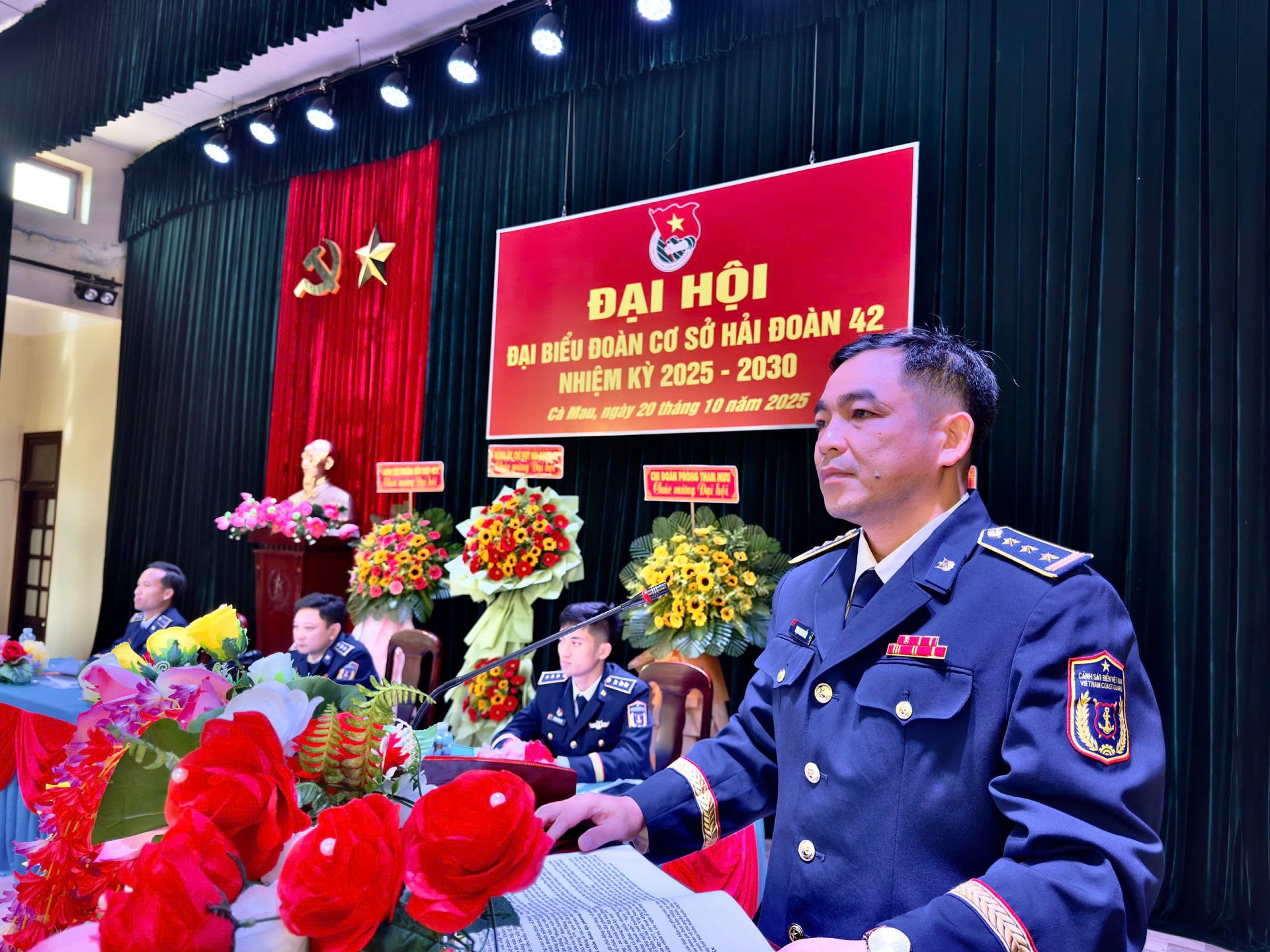 Thượng tá Trịnh Minh Hiển, Bí thư Đảng uỷ, Chính uỷ Hải đoàn 42 phát biểu chỉ đạo đại hội Thượng tá Trịnh Minh Hiển, Bí thư Đảng uỷ, Chính uỷ Hải đoàn 42 phát biểu chỉ đạo đại hội