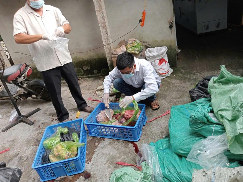 Hưng Yên: Khởi tố 2 đối tượng mua lợn bệnh, lợn chết về trà trộn với thịt lợn sạch