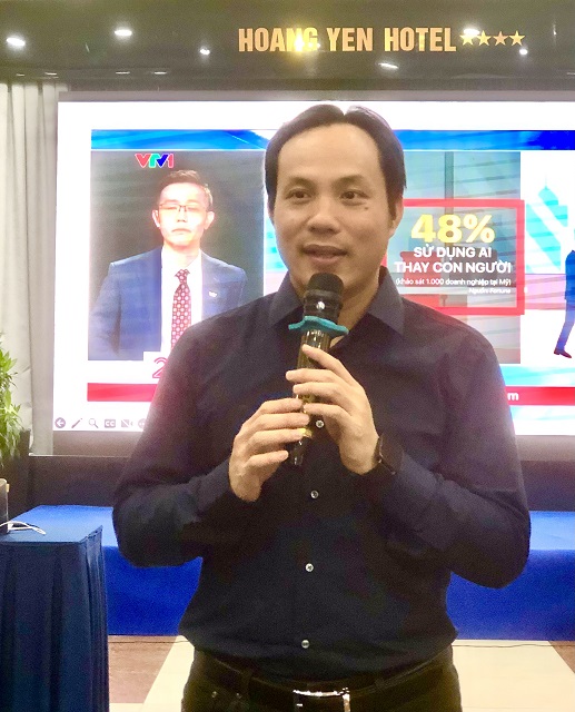 Ông Bùi Quang Cường giới thiệu những nội dung chủ yếu của Hội thảo. Ảnh: Viết Hiền Ông Bùi Quang Cường giới thiệu những nội dung chủ yếu của Hội thảo. Ảnh: Viết Hiền