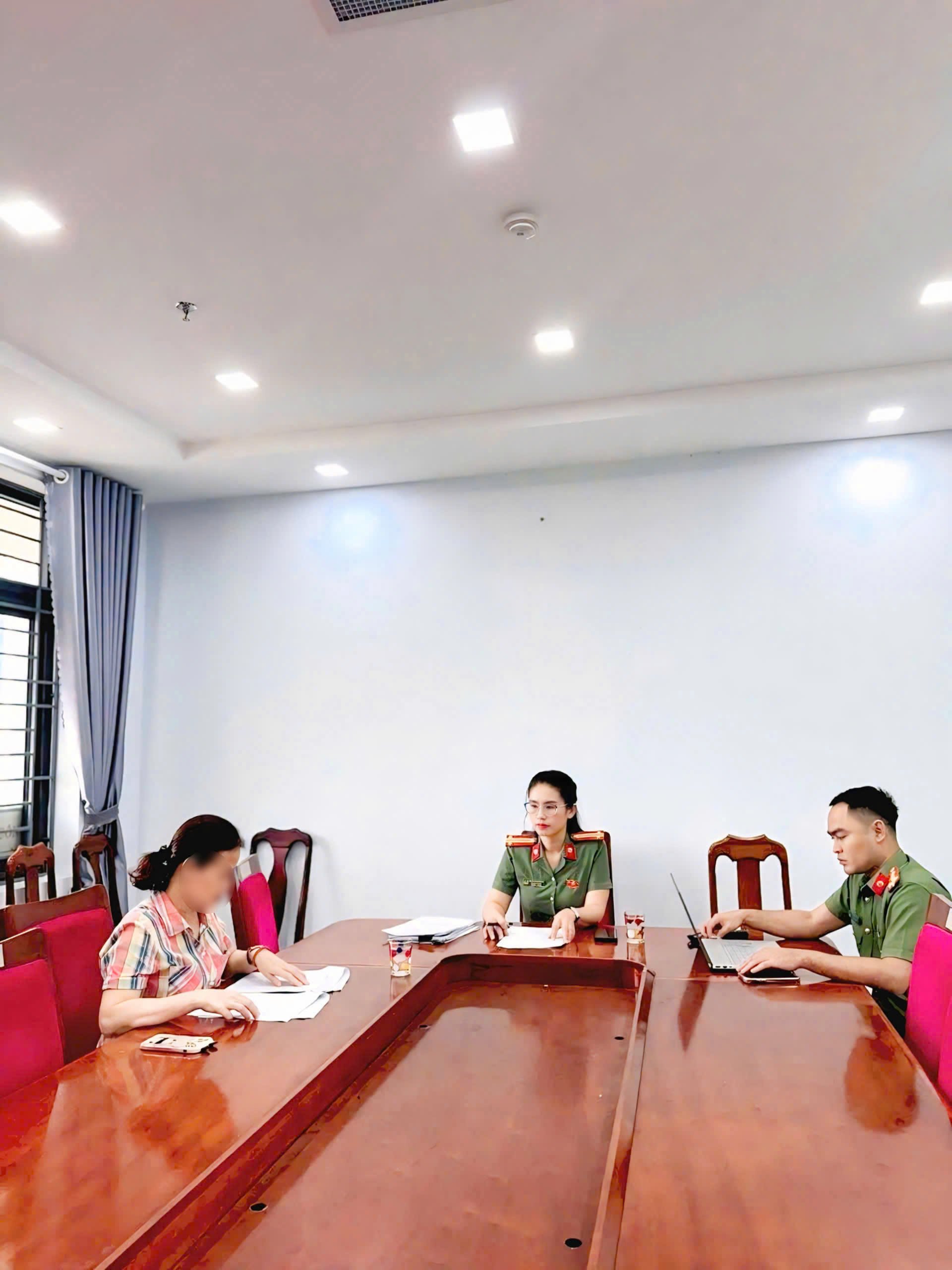 Đà Nẵng phạt tiệm vàng và người bán ngoại tệ trái phép, tịch thu hơn 2 tỷ đồng