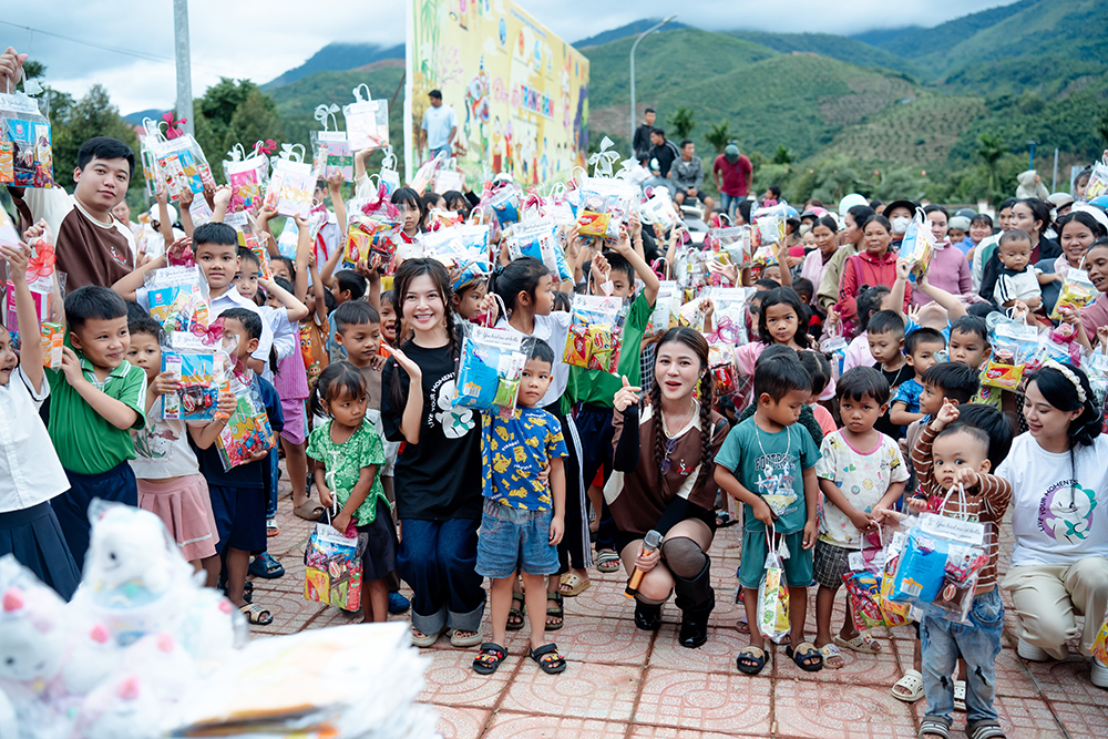 Nền tảng livestream Bigo Live đã khép lại chuỗi hoạt động ý nghĩa nhân Ngày Phụ nữ Việt Nam 20/10 với chiến dịch trực tuyến và hoạt động thiện nguyện tại tỉnh Khánh Hòa, nhằm tôn vinh vai trò và quyền lợi của phụ nữ, trẻ em.