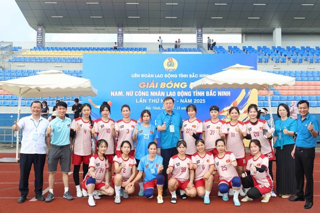 Các nữ công nhân lao động tham gia Giải bóng đá nam, nữ công nhân lao động tỉnh Bắc Ninh lần thứ nhất – năm 2025. Các nữ công nhân lao động tham gia Giải bóng đá nam, nữ công nhân lao động tỉnh Bắc Ninh lần thứ nhất – năm 2025.