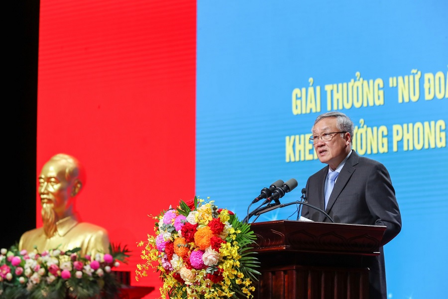 Phó Thủ tướng Thường trực Chính phủ Nguyễn Hòa Bình phát biểu chỉ đạo tại chương trình Phó Thủ tướng Thường trực Chính phủ Nguyễn Hòa Bình phát biểu chỉ đạo tại chương trình