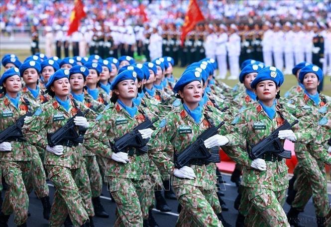 Khối Lực lượng Gìn giữ hoà bình diễu binh tại Lễ mít tinh, diễu binh, diễu hành kỷ niệm 70 năm Chiến thắng lịch sử Điện Biên Phủ (7/5/1954 - 7/5/2024) ở thành phố Điện Biên Phủ, tỉnh Điện Biên, ngày 7/5/2024. Ảnh: Dương Giang/TTXVN Khối Lực lượng Gìn giữ hoà bình diễu binh tại Lễ mít tinh, diễu binh, diễu hành kỷ niệm 70 năm Chiến thắng lịch sử Điện Biên Phủ (7/5/1954 - 7/5/2024) ở thành phố Điện Biên Phủ, tỉnh Điện Biên, ngày 7/5/2024. Ảnh: Dương Giang/TTXVN