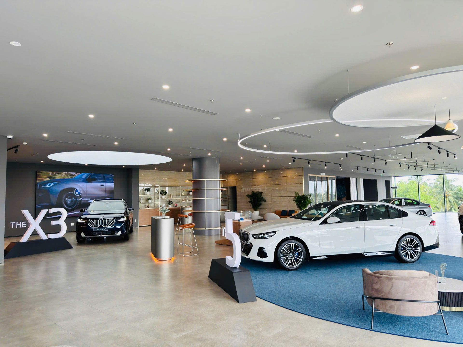 THACO AUTO đẩy mạnh chuyển đổi số, nâng cao trải nghiệm khách hàng tại hệ thống Showroom THACO AUTO đẩy mạnh chuyển đổi số, nâng cao trải nghiệm khách hàng tại hệ thống Showroom