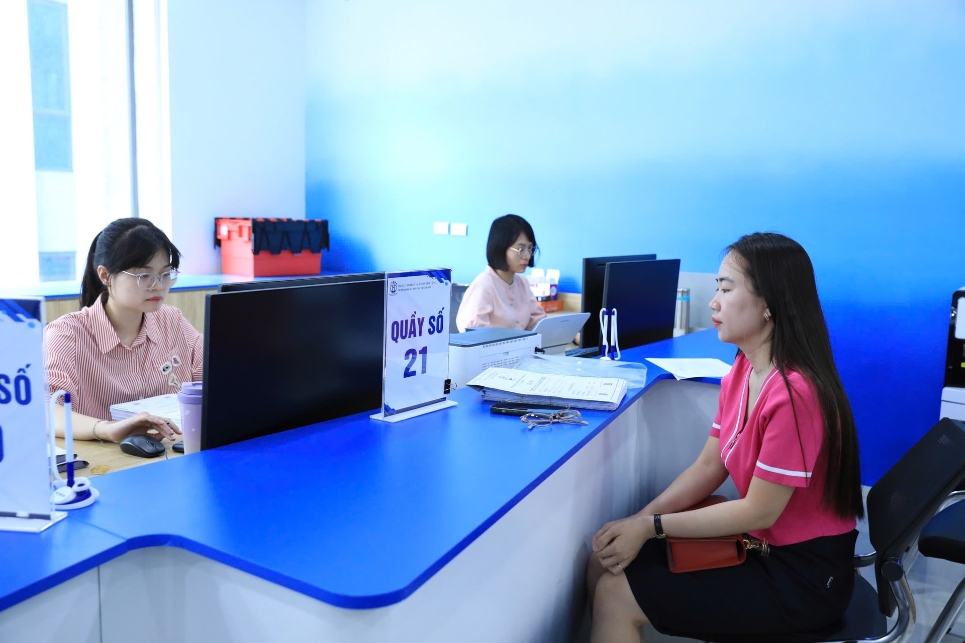 Hà Nội triển khai dịch vụ công trực tuyến toàn trình cho lao động nước ngoài