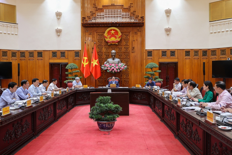 Thủ tướng: Rà soát, hoàn thành các công việc tới cuối năm theo thứ tự ưu tiên