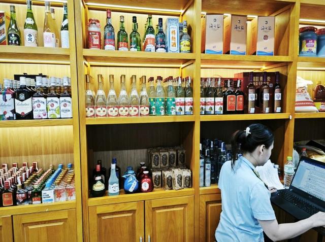 Phát hiện hàng loạt sản phẩm nhập lậu trong chuỗi cửa hàng tiện lợi tại Đà Nẵng