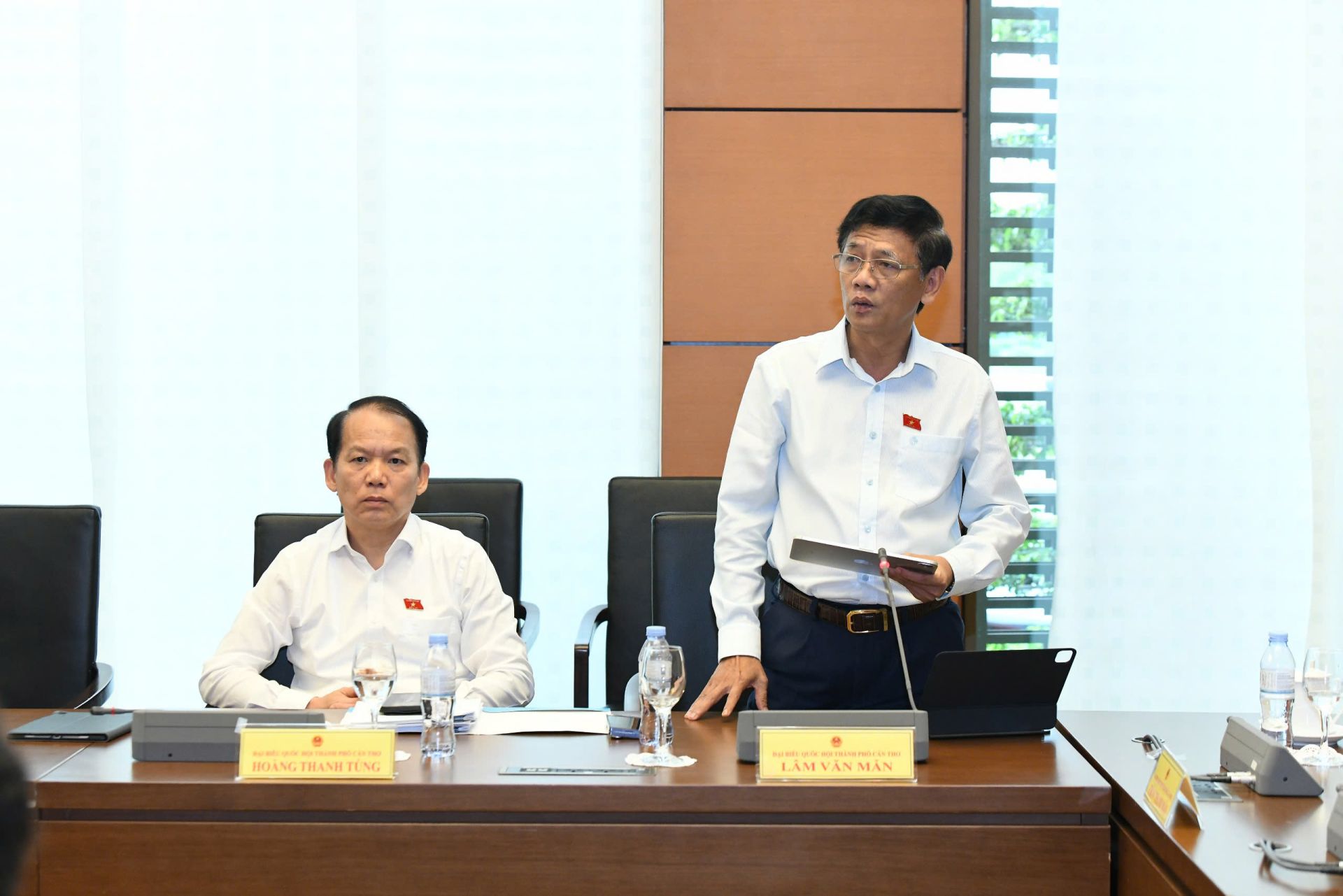 Chủ tịch Hội Đồng Dân tộc của Quốc hội Lâm Văn Mẫn, Đoàn ĐBQH Thành phố Cần Thơ. Ảnh: Lâm Hiển