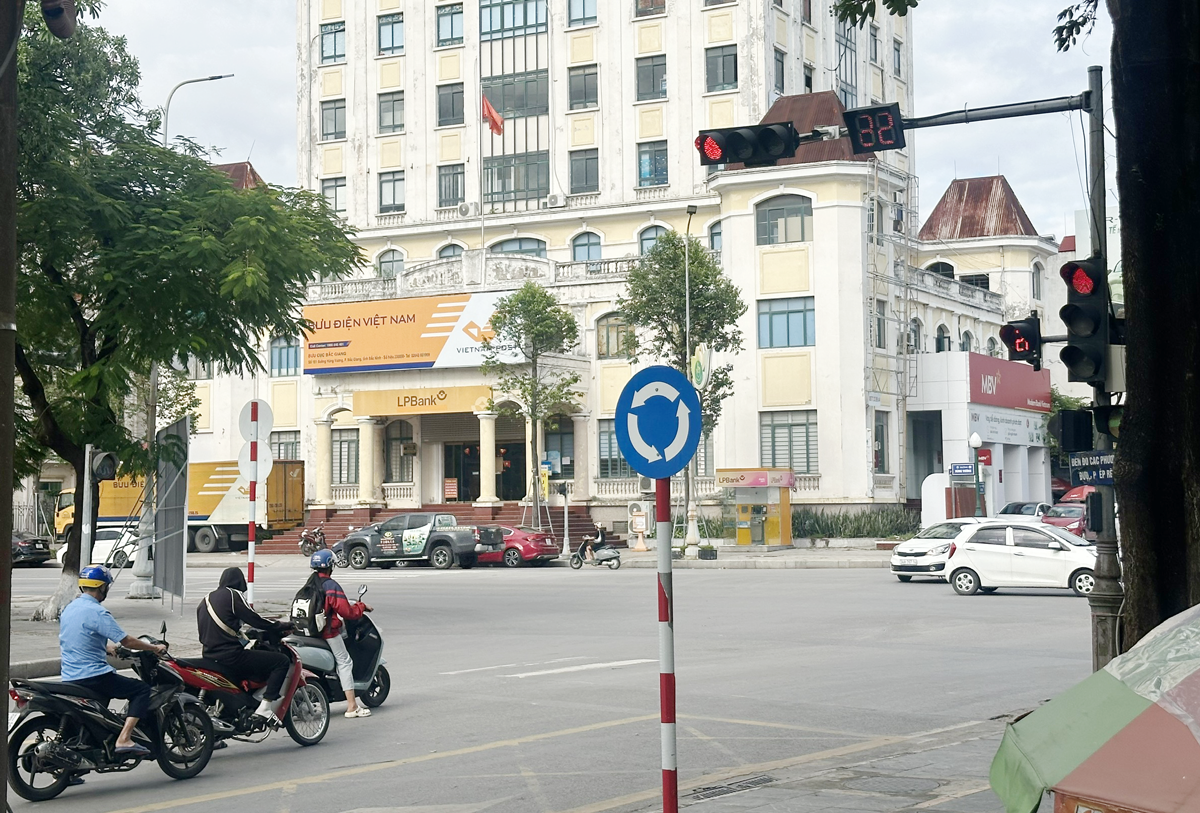 Bắc Ninh tăng cường quản lý, bảo trì hệ thống đèn tín hiệu giao thông 