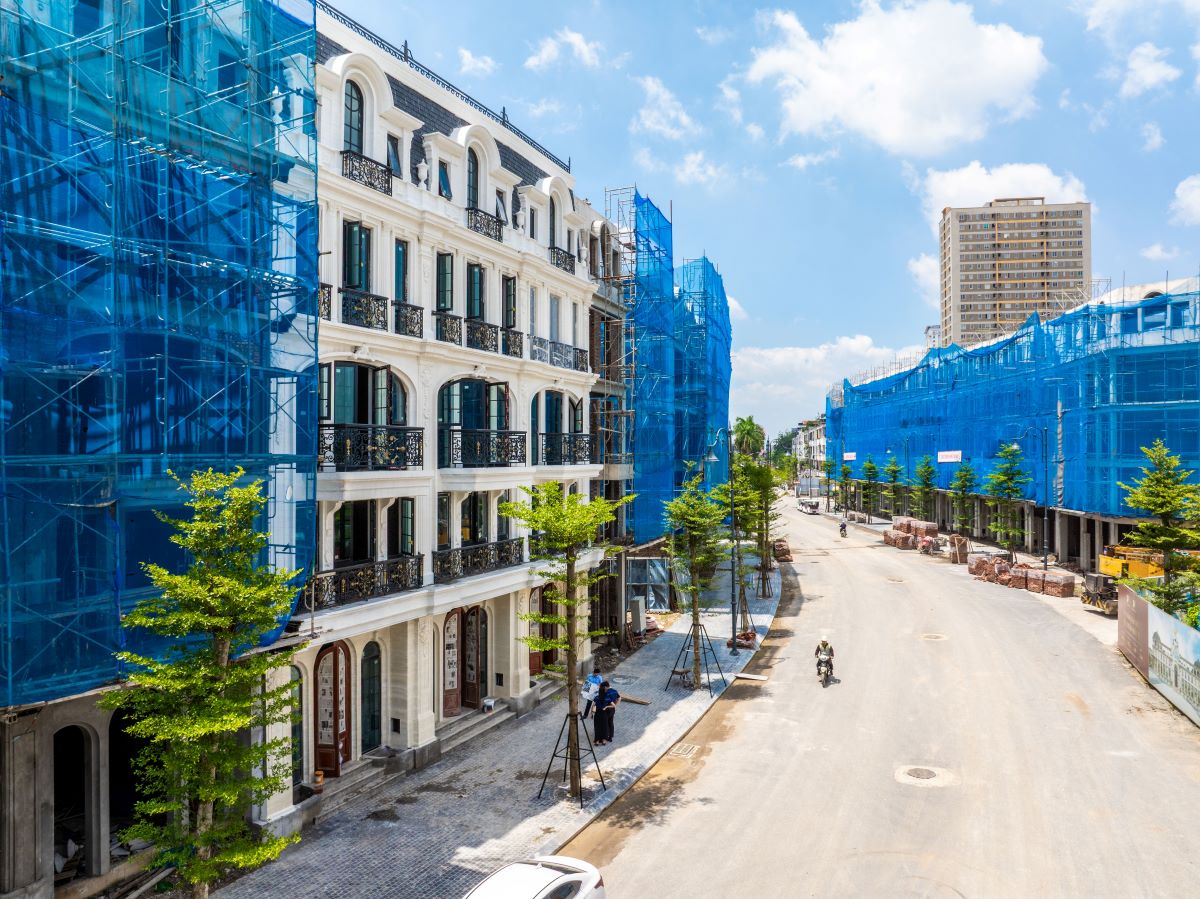 Pháp lý minh bạch, tiến độ bàn giao sớm từ quý 4/2025, nhà đầu tư có thể đưa vào khai thác kinh doanh sớm hoặc sử dụng làm tài sản đối ứng trong các phương án tài chính linh hoạt