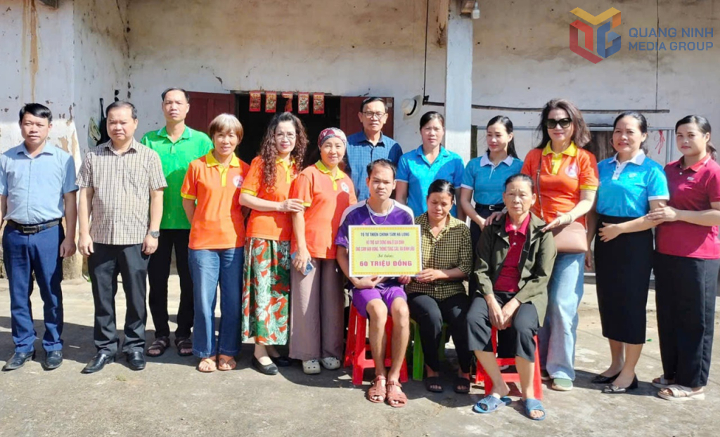 Quảng Ninh trao hỗ trợ xây dựng 2 nhà tình thương tại xã Bình Liêu và Lục Hồn