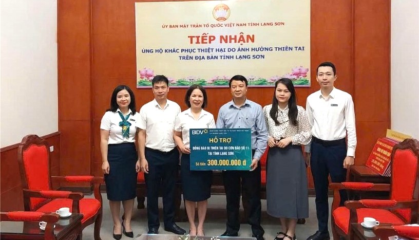 BIDV Lạng Sơn ủng hộ 500 triệu đồng giúp người dân khắc phục hậu quả bão số 11