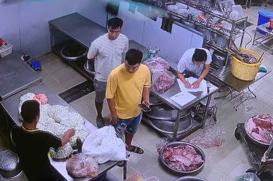 Khu vực bếp ăn Trường Tiểu học Cự Khê. Ảnh: Trường Tiểu học Cự Khê Khu vực bếp ăn Trường Tiểu học Cự Khê. Ảnh: Trường Tiểu học Cự Khê