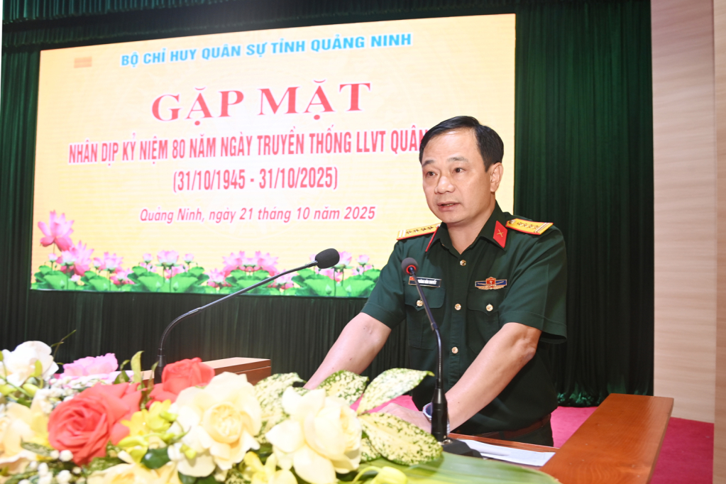 Đại tá Hoàng Văn Thuyết, Tỉnh uỷ viên, Phó Bí thư Thường trực Đảng uỷ, Chính uỷ Bộ CHQS tỉnh Quảng Ninh, phát biểu tại buổi gặp mặt. Đại tá Hoàng Văn Thuyết, Tỉnh uỷ viên, Phó Bí thư Thường trực Đảng uỷ, Chính uỷ Bộ CHQS tỉnh Quảng Ninh, phát biểu tại buổi gặp mặt.