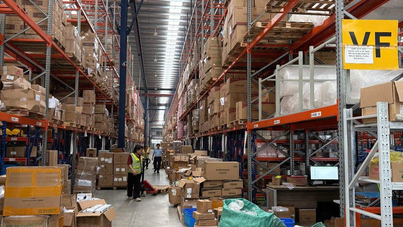 Lực lượng chức năng của Bắc Ninh phát hiện và thu giữ gần 226.000 sản phẩm hàng hóa các loại không rõ nguồn gốc tại Công ty cổ phần chuỗi cung ứng thương mại Á Châu