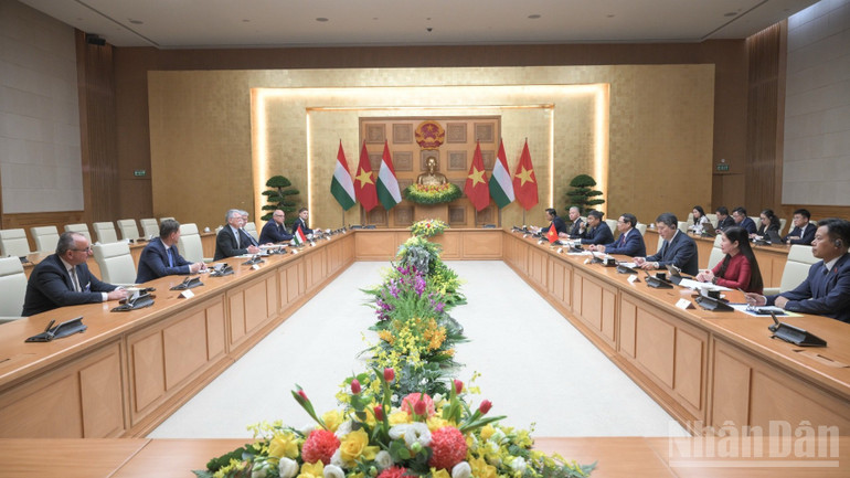 Quang cảnh buổi tiếp. Quang cảnh buổi tiếp.