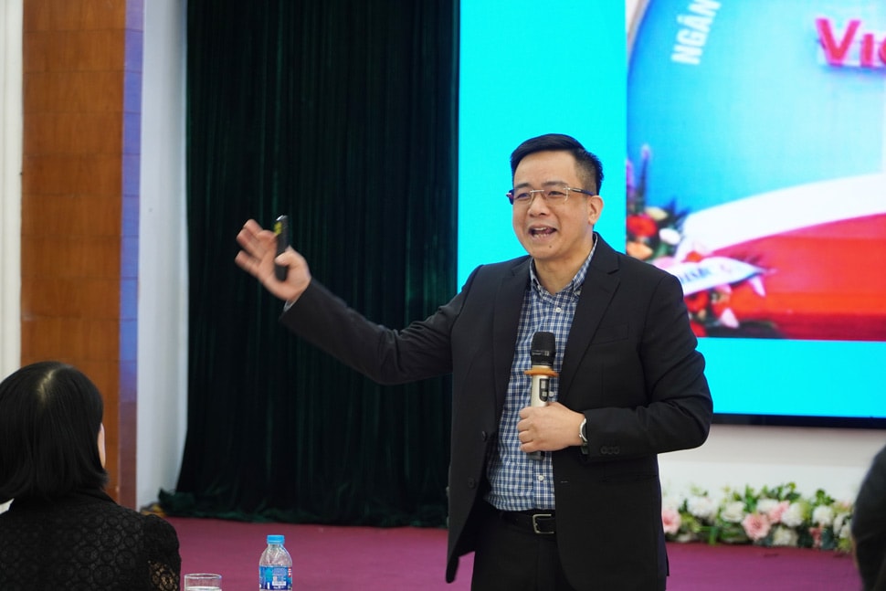 Phó Vụ trưởng Vụ Pháp chế, Bộ Giáo dục và Đào tạo, TS Nguyễn Như Hà phát biểu tại hội nghị