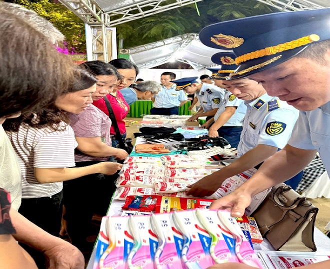 Cao Bằng tổ chức gian hàng giúp người dân nhận diện sản phẩm vi phạm