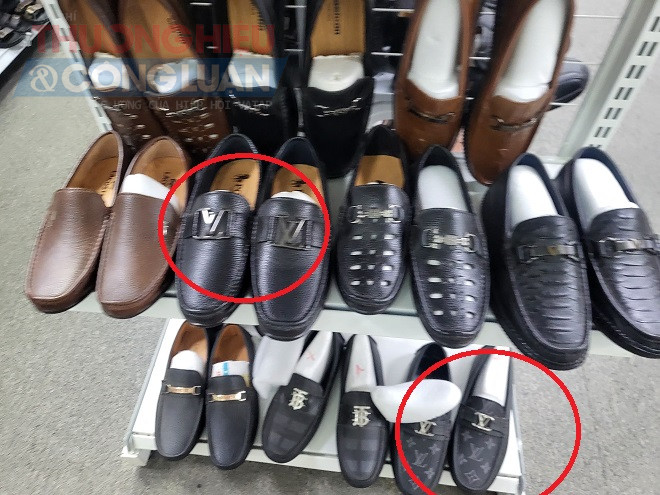 ..., hay giày dép, xuất hiện nhiều sản phẩm gắn logo hoặc in họa tiết của các hãng thời trang nổi tiếng đã được bảo hộ tại thị trường Việt Nam ..., hay giày dép, xuất hiện nhiều sản phẩm gắn logo hoặc in họa tiết của các hãng thời trang nổi tiếng đã được bảo hộ tại thị trường Việt Nam