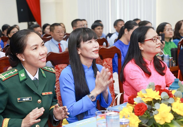 Đại biểu đến dự Đại biểu đến dự