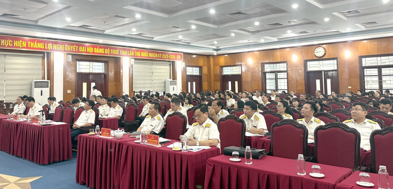 Lãnh đạo, cán bộ, công chức Thuế tỉnh Thanh Hóa dự Hội nghị trực tuyến đánh giá công tác thuế. Ảnh: Thuế Thanh Hóa