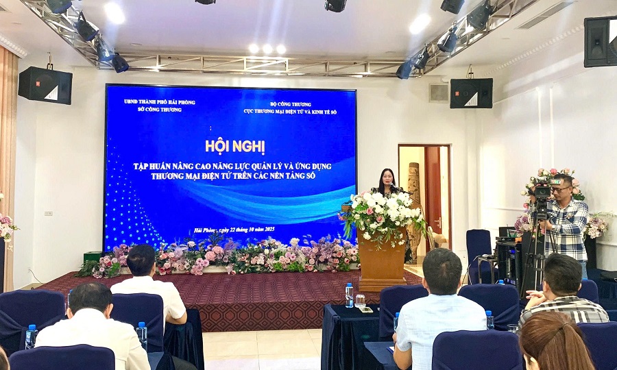 Bà Vũ Thị Kim Phượng, Phó Giám đốc Sở Công Thương Hải Phòng phát biểu tại Hội nghị