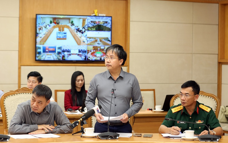 Ông Mai Văn Khiêm, Giám đốc Trung tâm Dự báo khí tượng, thủy văn quốc gia báo cáo tại cuộc họp - Ảnh: VGP/Minh Khôi Ông Mai Văn Khiêm, Giám đốc Trung tâm Dự báo khí tượng, thủy văn quốc gia báo cáo tại cuộc họp - Ảnh: VGP/Minh Khôi