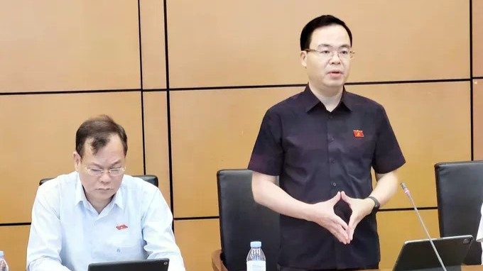 Đại biểu Trần Văn Khải (Đoàn Ninh Bình), Phó Chủ nhiệm Ủy ban Khoa học, Công nghệ và Môi trường của Quốc hội. Đại biểu Trần Văn Khải (Đoàn Ninh Bình), Phó Chủ nhiệm Ủy ban Khoa học, Công nghệ và Môi trường của Quốc hội.