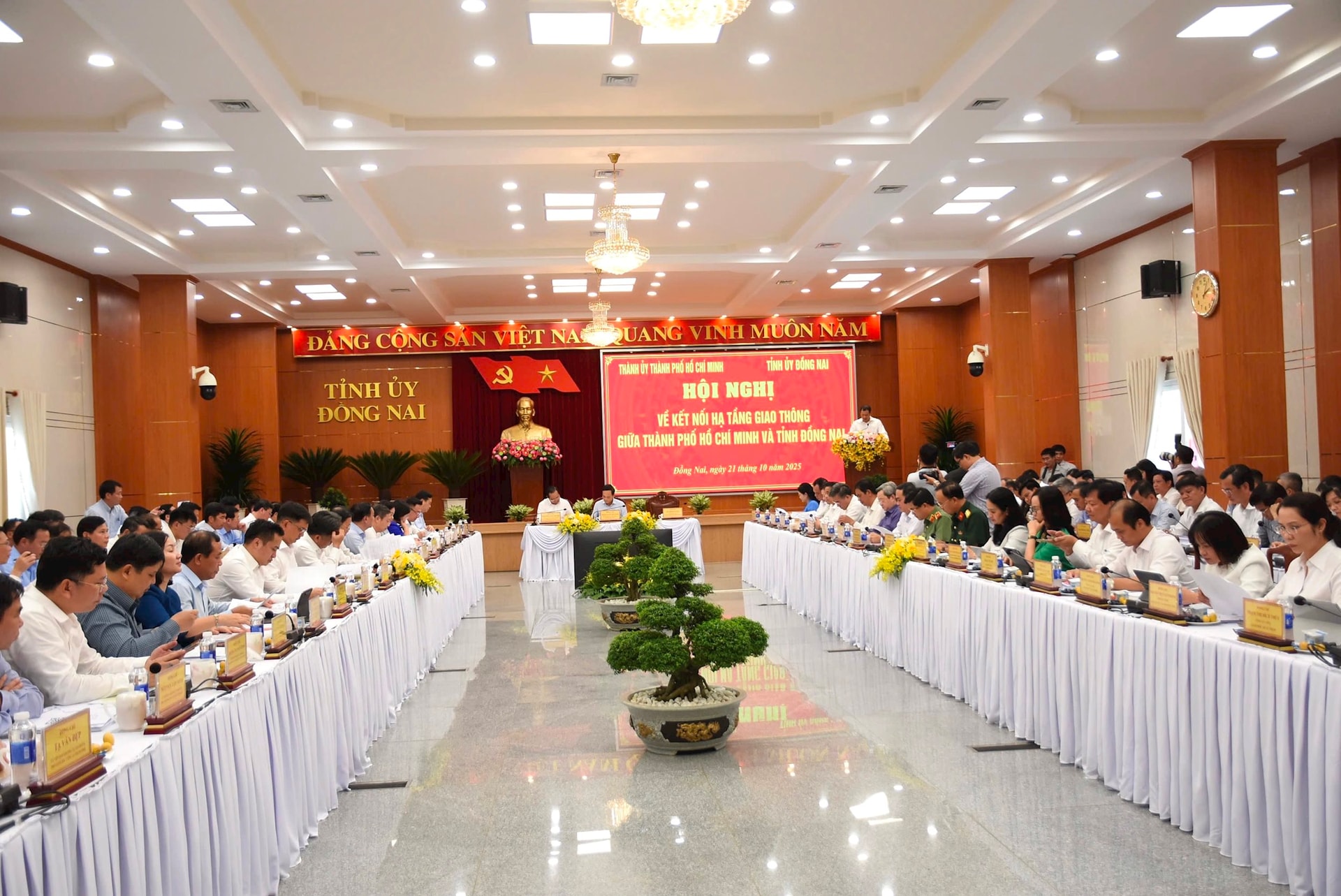 Toàn cảnh hội nghị