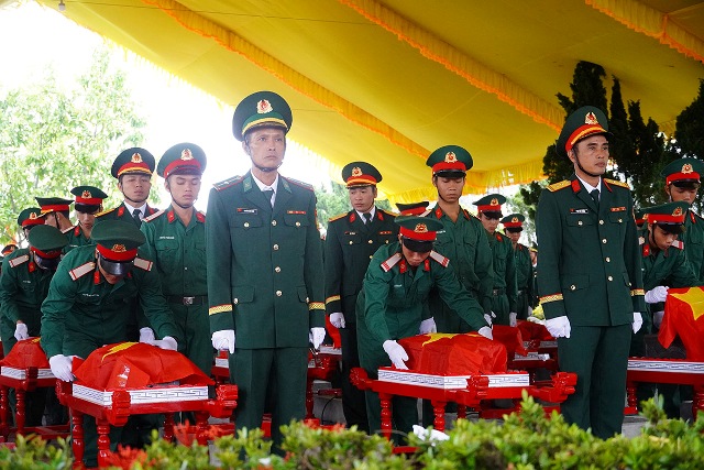 An táng 34 hài cốt liệt sĩ được quy tập tại Thành Cổ Quảng Trị và Trường Bồ Đề