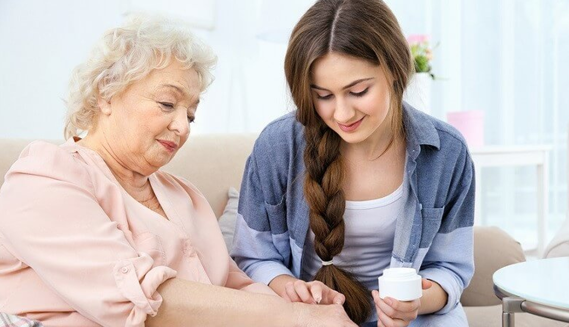 Lựa chọn giải pháp thảo dược đúng đắn giúp cải thiện tình trạng ngứa da ở người cao tuổi Lựa chọn giải pháp thảo dược đúng đắn giúp cải thiện tình trạng ngứa da ở người cao tuổi