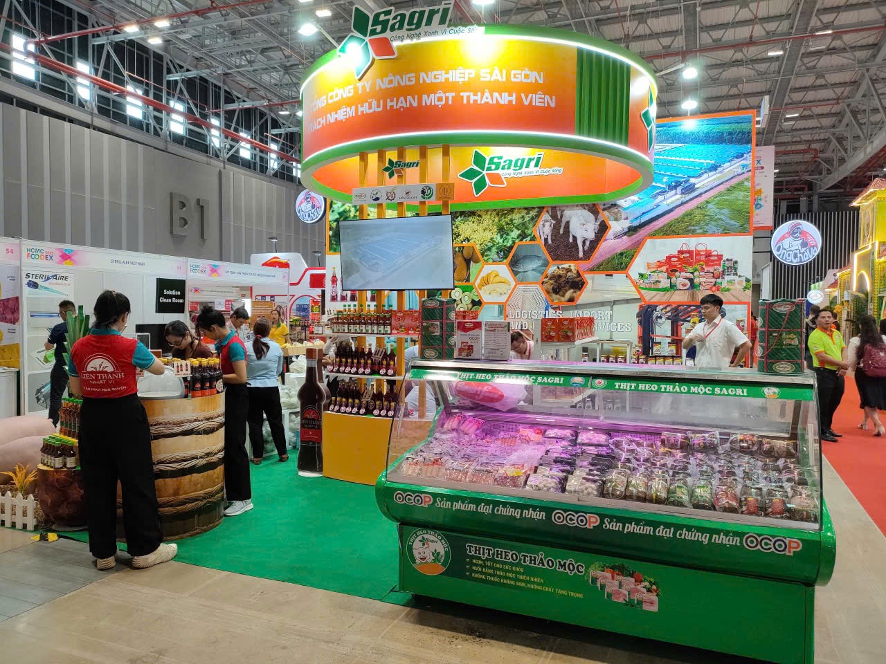 Doanh nghiệp lương thực, thực phẩm Thành phố Hồ Chí Minh trưng bày sản phẩm tại Trung tâm Xúc tiến Thương mại và Đầu tư Thành phố Hồ Chí Minh