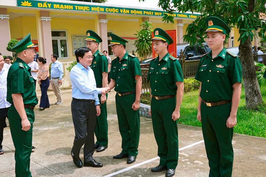 Đoàn công tác của lãnh đạo tỉnh Tây Ninh do đồng chí Nguyễn Văn Quyết – Bí thư Tỉnh ủy làm trường đoàn đến thăm đơn vị Đoàn công tác của lãnh đạo tỉnh Tây Ninh do đồng chí Nguyễn Văn Quyết – Bí thư Tỉnh ủy làm trường đoàn đến thăm đơn vị