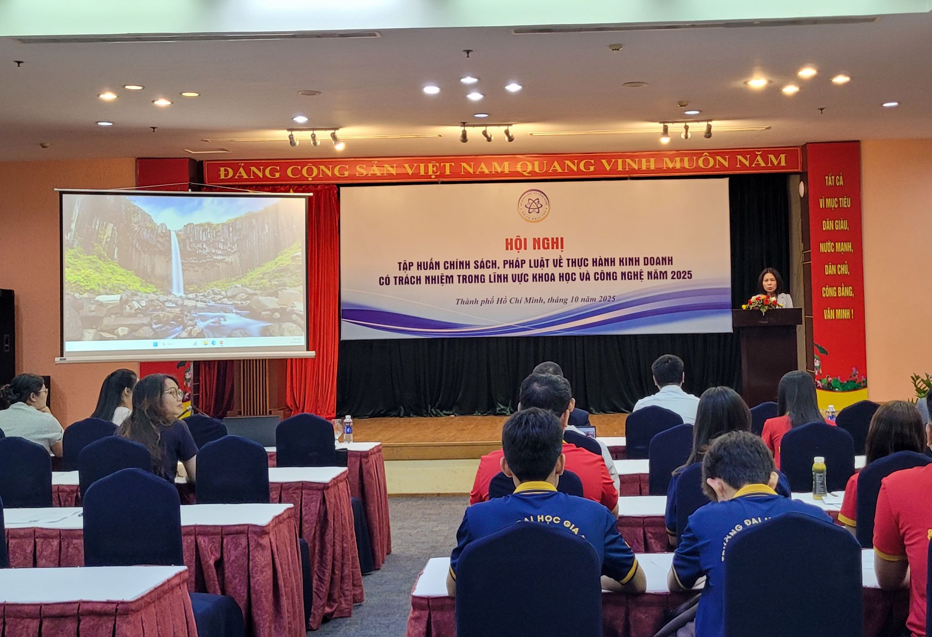 Kinh doanh có trách nhiệm: Chìa khoá phát triển bền vững cho doanh nghiệp khoa học công nghệ