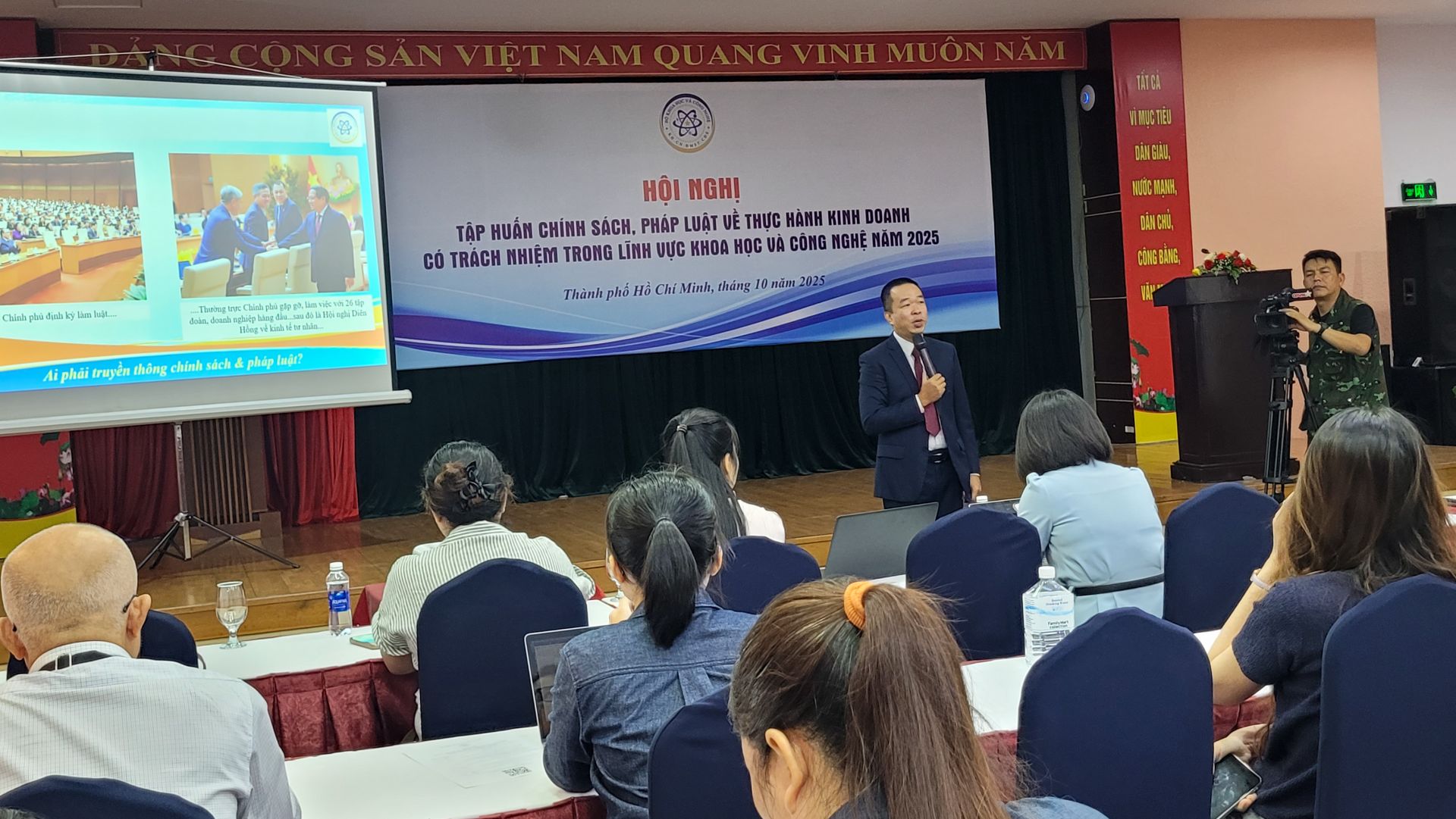 TS Nguyễn Tiến Đạt, Khoa Luật Kinh tế, Học viện Chính sách và Phát triển, Bộ Tài chính phát biểu tại Hội nghị TS Nguyễn Tiến Đạt, Khoa Luật Kinh tế, Học viện Chính sách và Phát triển, Bộ Tài chính phát biểu tại Hội nghị