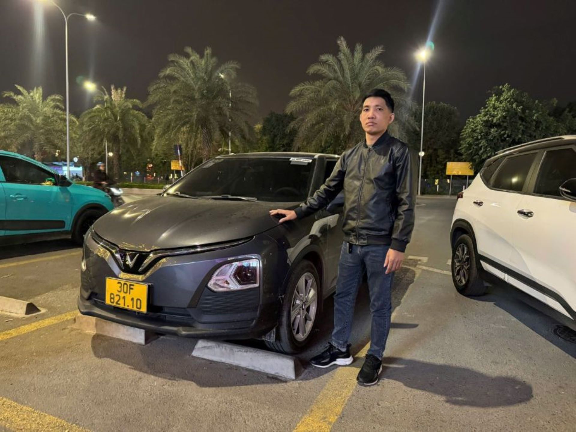 Tài xế dịch vụ Nguyễn Văn Thuận (Hà Nội) cảm nhận rất rõ hiệu quả kinh tế của VF 5. Tài xế dịch vụ Nguyễn Văn Thuận (Hà Nội) cảm nhận rất rõ hiệu quả kinh tế của VF 5.