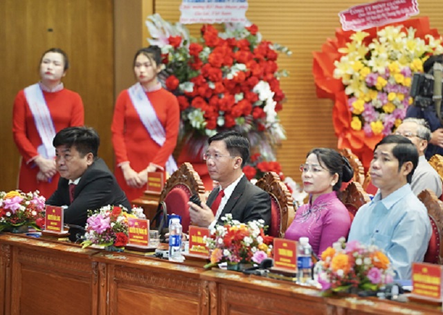 Đại biểu lãnh đạo, quan khách tham dự Hội thảo. Ảnh: Viết Hiền