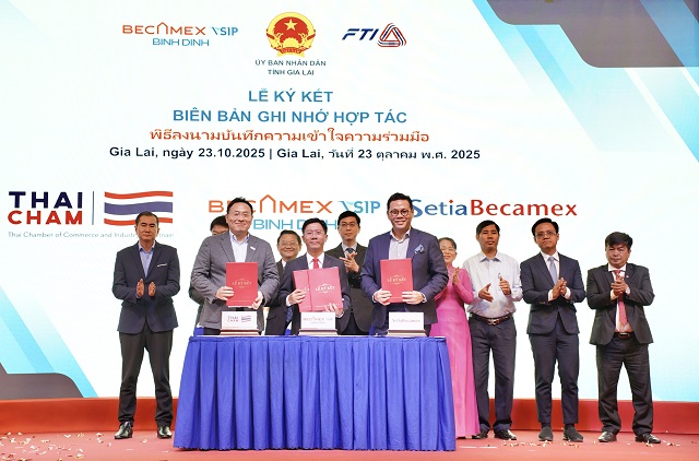 Becamex VSIP Bình Định  ký Biên bản ghi nhớ hợp tác với Hiệp hội Doanh nghiệp Thái Lan tại Việt Nam và Công ty CP SetiaBecamex. Ảnh: Viết Hiền.