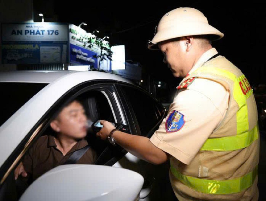 Cần Thơ: Hơn 300 tài xế vi phạm nồng độ cồn trong 4 ngày, chủ yếu vào buổi tối