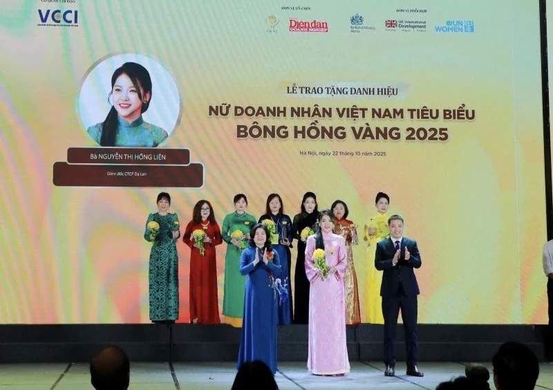 Bà Nguyễn Thị Hồng Liên, Bí thư Đảng ủy, Giám đốc Công ty Cổ phần Dạ Lan nhận danh hiệu “Nữ Doanh nhân Việt Nam tiêu biểu - Bông Hồng Vàng năm 2025 Bà Nguyễn Thị Hồng Liên, Bí thư Đảng ủy, Giám đốc Công ty Cổ phần Dạ Lan nhận danh hiệu “Nữ Doanh nhân Việt Nam tiêu biểu - Bông Hồng Vàng năm 2025