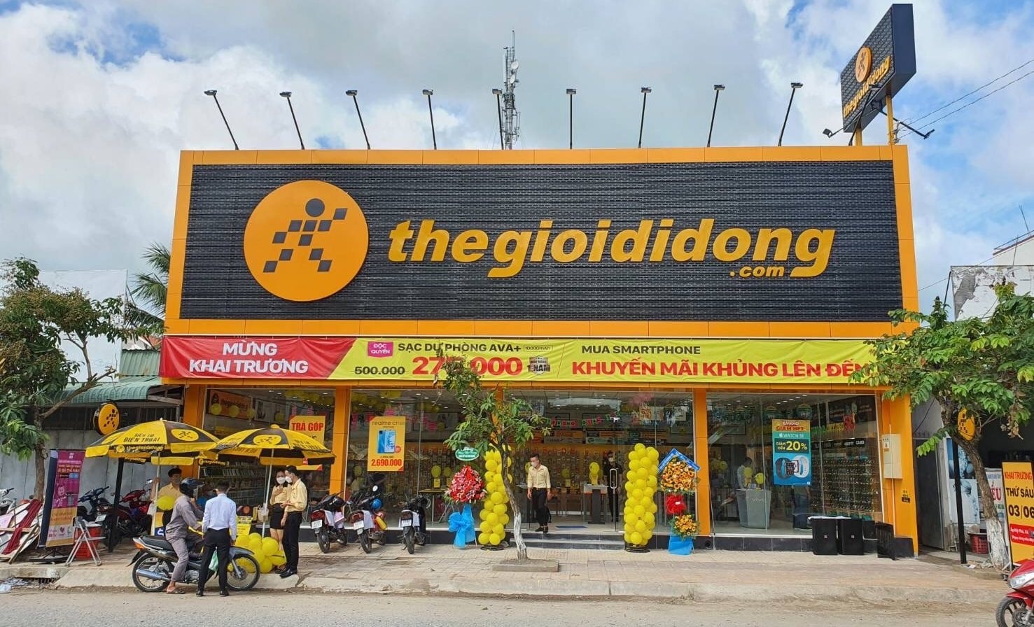 Thế Giới Di Động báo lãi kỷ lục, cắt giảm gần 2.000 nhân sự